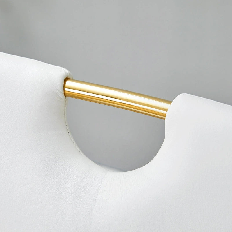 Moderner Esszimmerstuhl aus PU-Leder mit goldfarbenen Metallbeinen, ergonomisch gepolsterte Rückenlehne