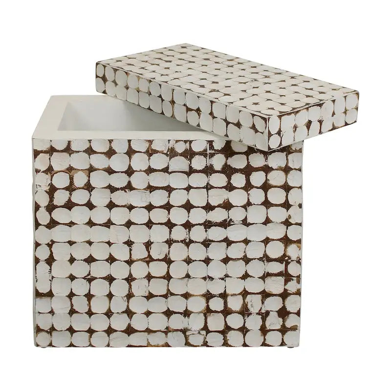 Handgefertigter Beistelltisch mit Mosaik aus Kokosnussschalen, Used-Look-Oberfläche, quadratisch, Weiß