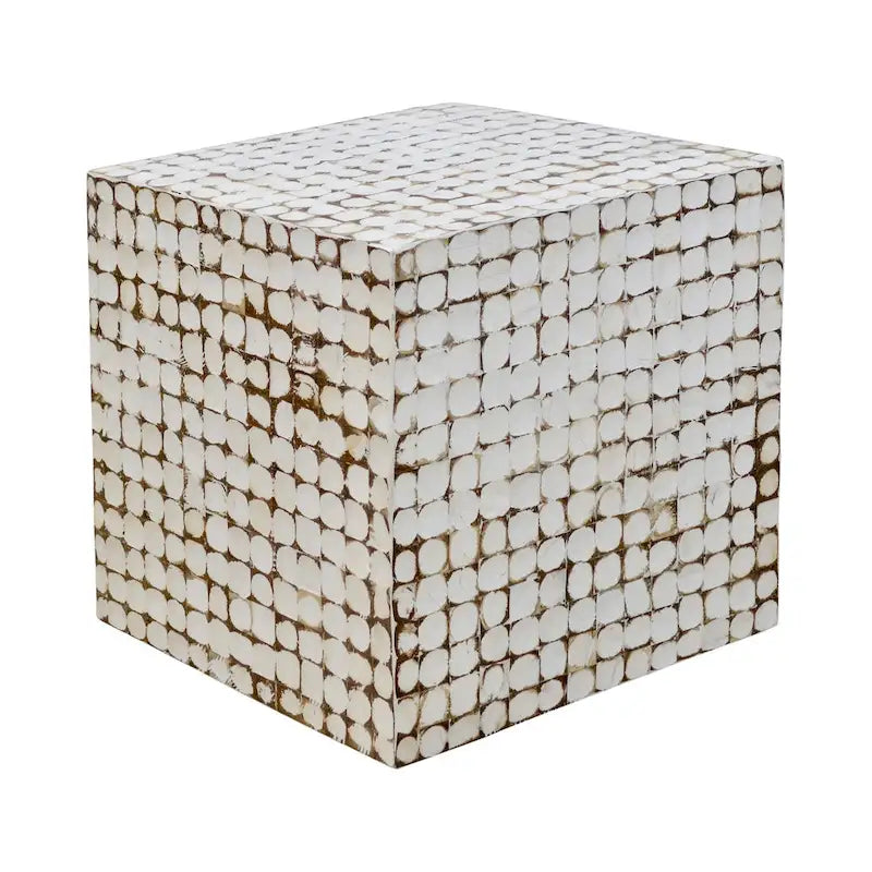 Handgefertigter Beistelltisch mit Mosaik aus Kokosnussschalen, Used-Look-Oberfläche, quadratisch, Weiß