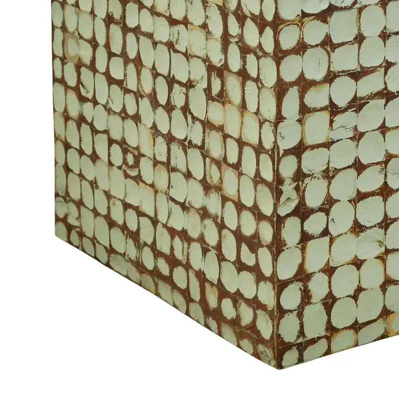 Handgefertigter Beistelltisch mit Mosaik aus Kokosnussschalen, Used-Look-Oberfläche, quadratisch, Weiß