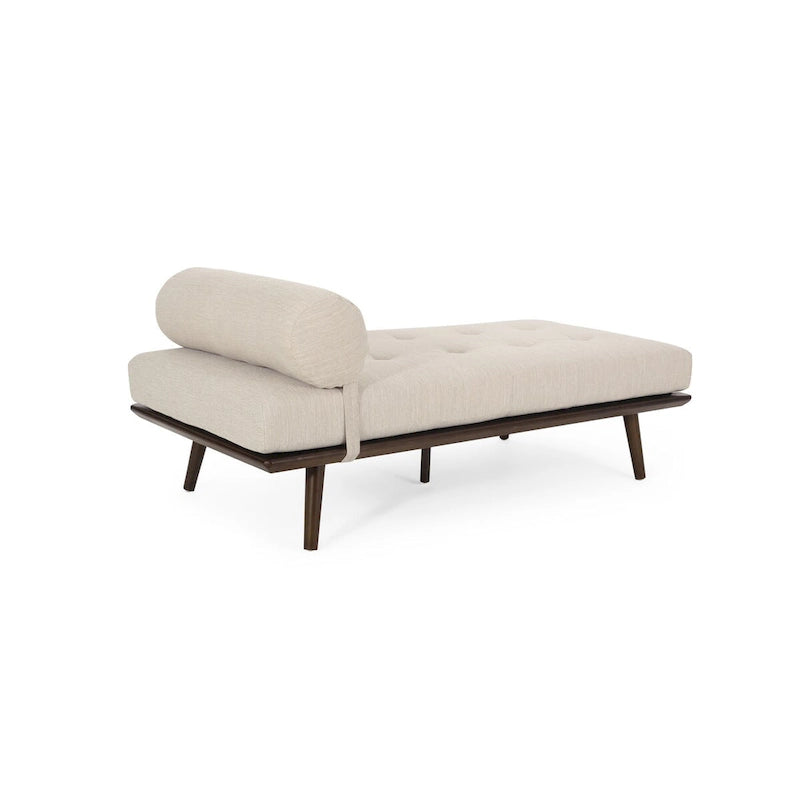 Méridienne mi-siècle, structure en bois d’hévéa capitonnée, coussin traversin, multicolore