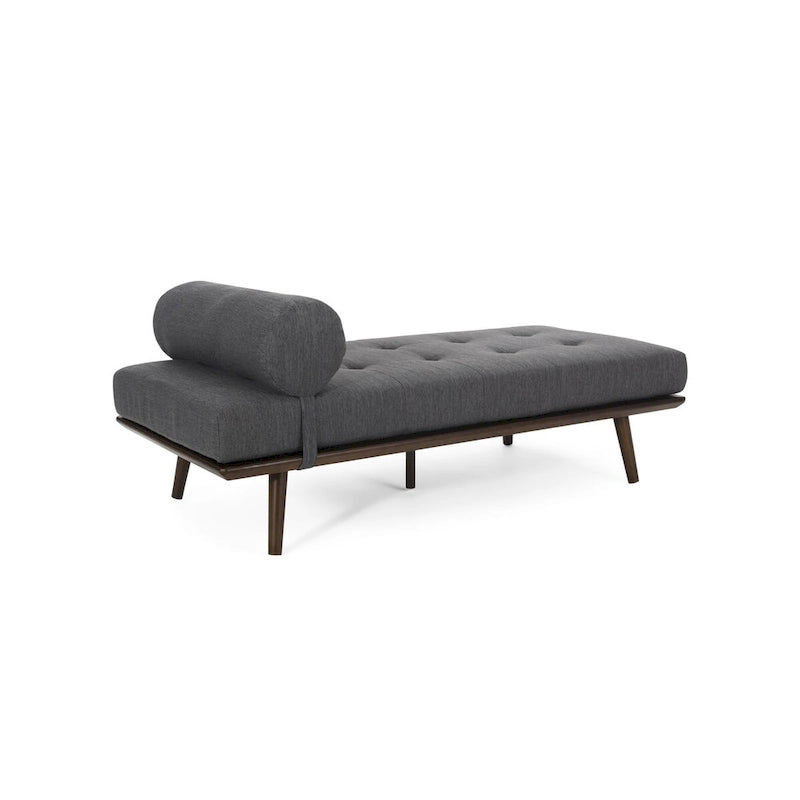 Méridienne mi-siècle, structure en bois d’hévéa capitonnée, coussin traversin, multicolore