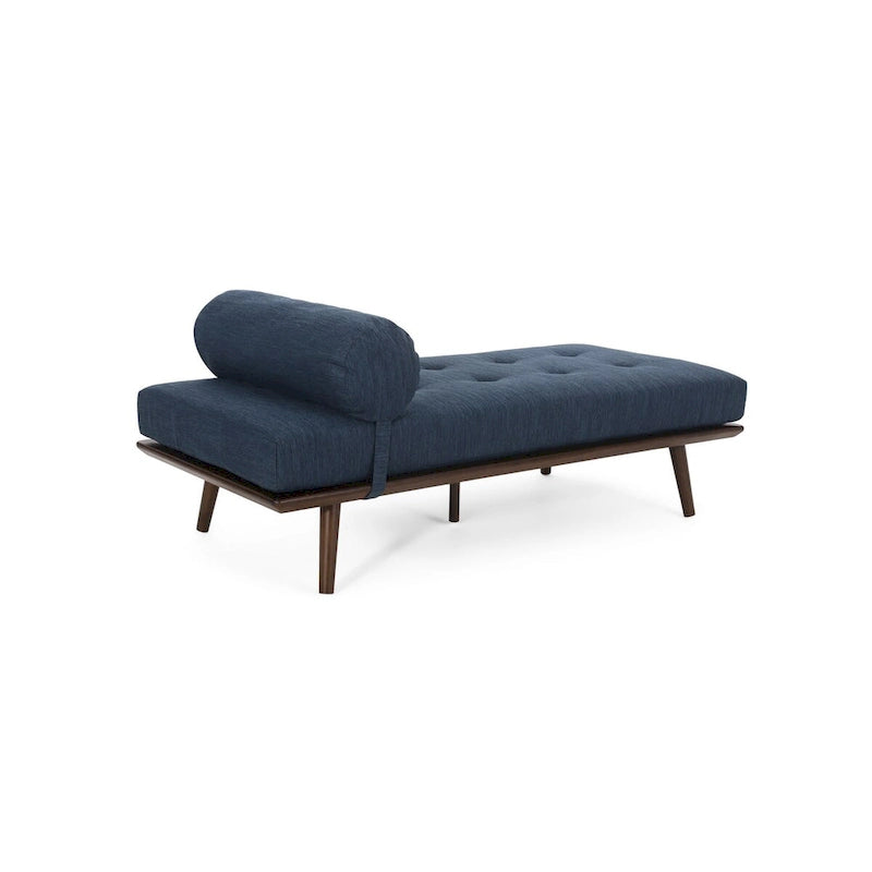 Méridienne mi-siècle, structure en bois d’hévéa capitonnée, coussin traversin, multicolore